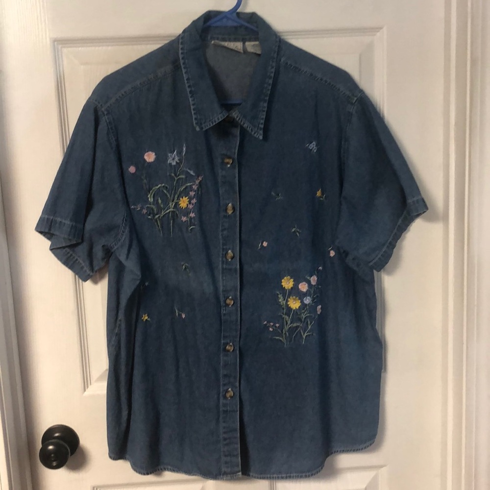 Women’s top. Size 22W.